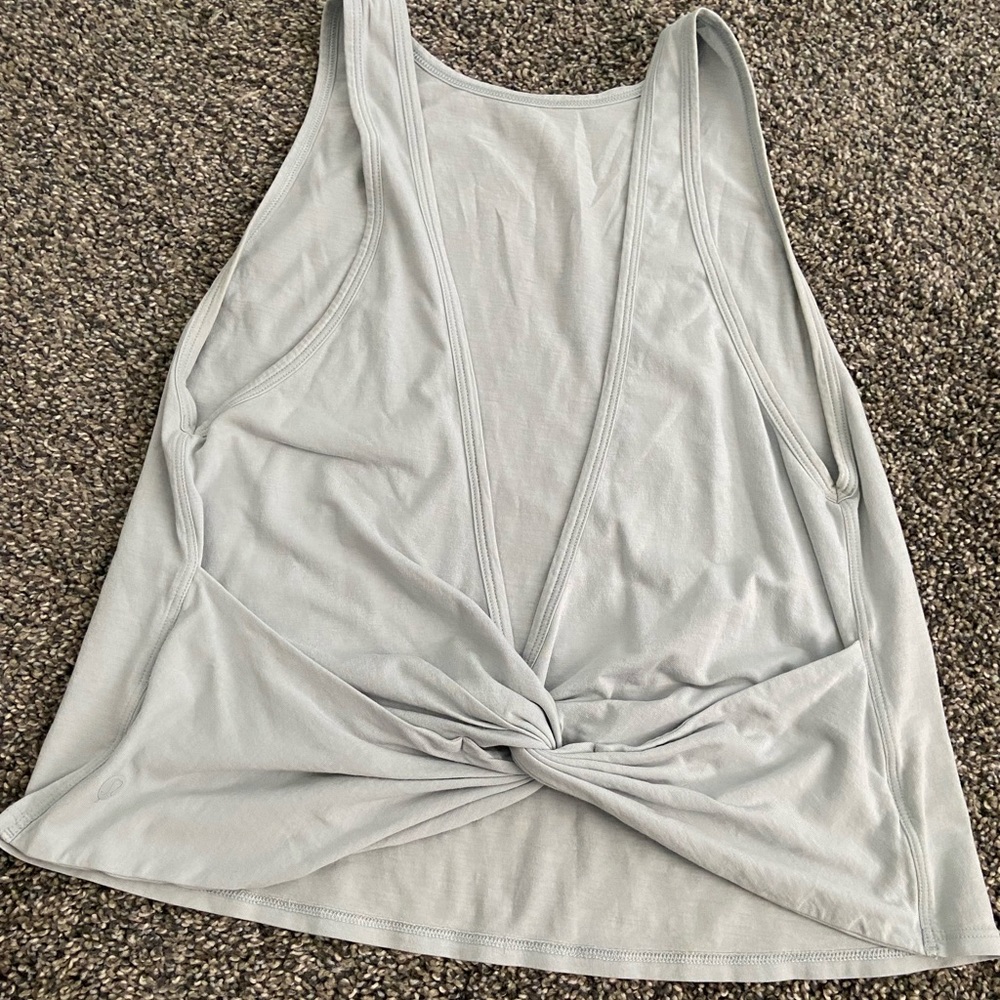 Lululemon 4 pale blue twist back tank